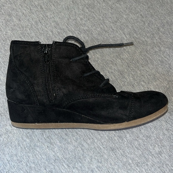 Girls Black lace up shoes - Picture 3 of 5